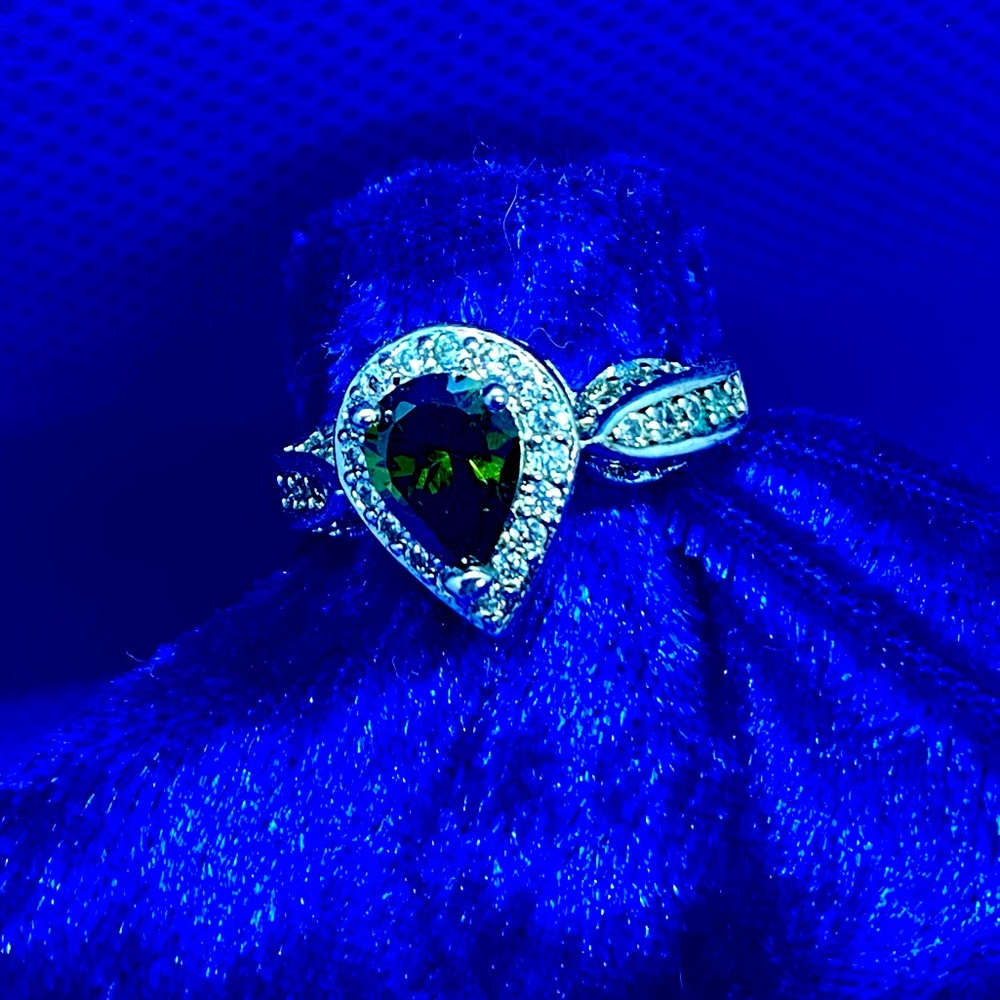 Beautiful Women’s Fashion Ring Size 5